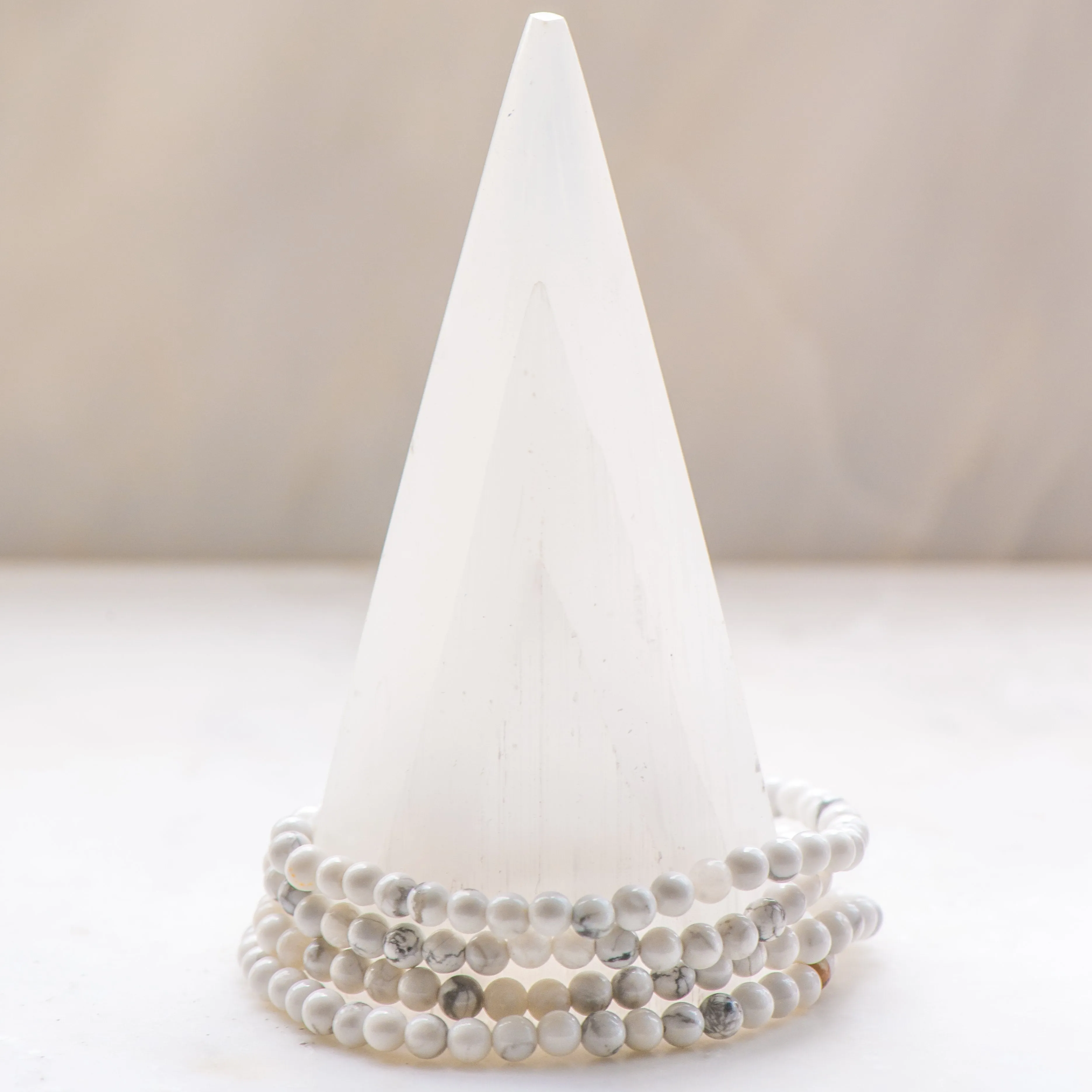 Howlite Dainty Bracelet